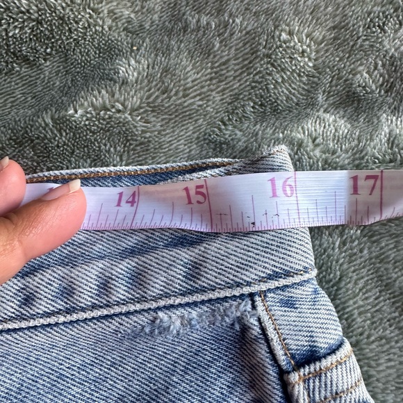 Agolde Women's Light Blue Distressed Parker Shorts size 28 - Picture 8 of 9